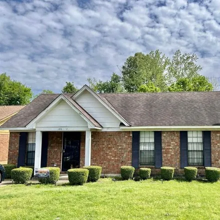 Buy this 3 bed house on 189 West Fairway Avenue in Memphis, TN 38109