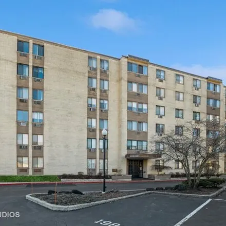 Buy this 1 bed condo on Bayport Condominium in 9820 South Pulaski Road, Oak Lawn