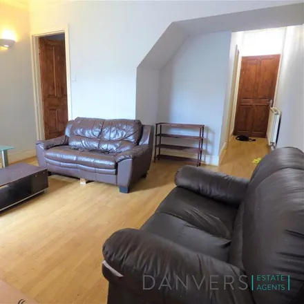 Rent this 4 bed townhouse on Noel Street in Leicester, LE3 0DG