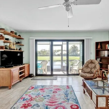 Image 8 - 5701 Pelican Pointe Drive, Indian River County, FL 32958, USA - House for sale