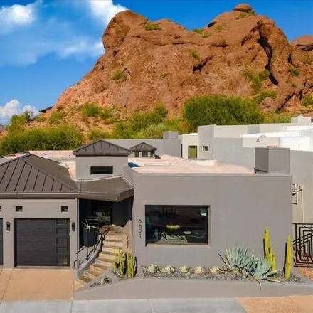 Image 3 - North Echo Canyon Circle, Phoenix, AZ 85018, USA - House for sale