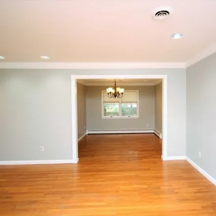 Image 5 - 390 Michele Court, Cresskill, Bergen County, NJ 07626, USA - House for rent