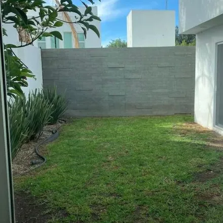 Buy this 3 bed house on Cerrada Punta Brava in Delegaciön Santa Rosa Jáuregui, 76100 Juriquilla