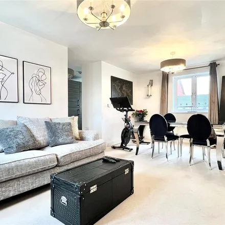 Image 2 - Peartree Walk, Fullbrook Avenue, Spencers Wood, RG7 1FJ, United Kingdom - Apartment for rent