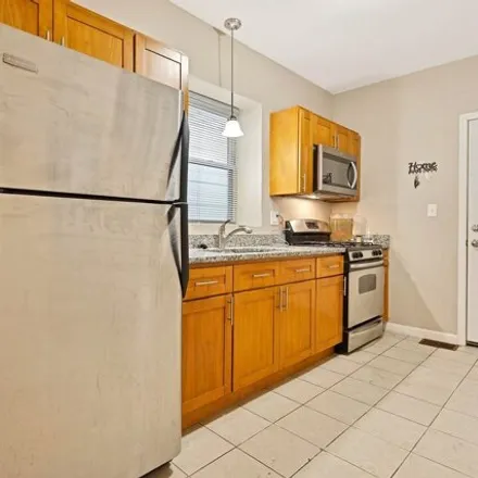 Image 9 - 7944 South Drexel Avenue, Chicago, IL 60619, USA - House for sale
