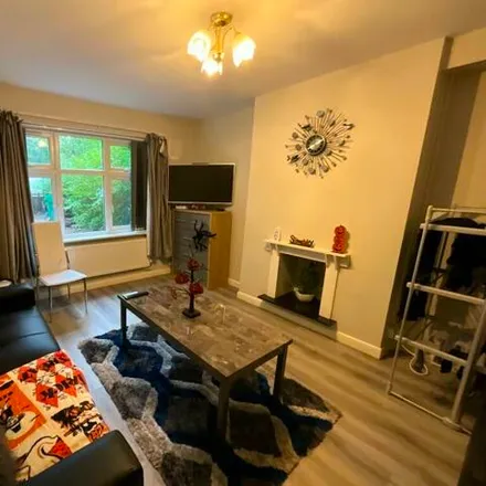 Rent this 6 bed duplex on 58 Woodside Road in Nottingham, NG9 2TL