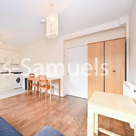 Image 6 - St Wilfrid and Apos's, Lorrimore Road, London, SE17 3LZ, United Kingdom - Apartment for rent