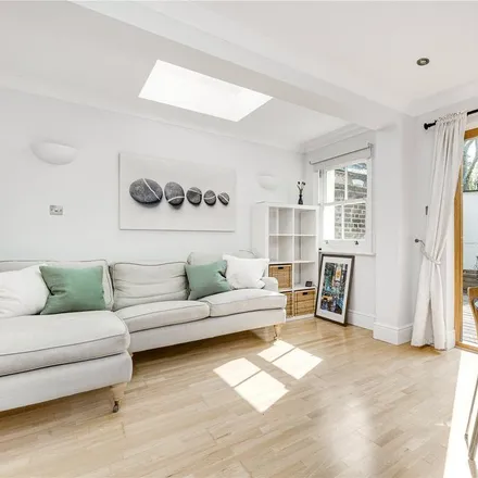 Rent this 2 bed apartment on 109 Grayshott Road in London, SW11 5UF