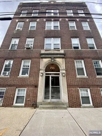 Image 1 - 246 Lawton Avenue, Grantwood, Cliffside Park, NJ 07010, USA - Apartment for rent