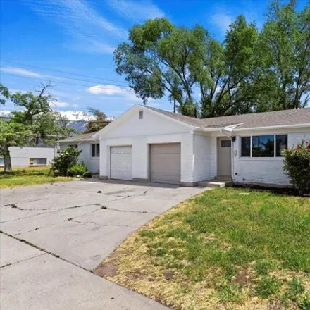 Buy this 2 bed house on 105 800 South in Lincoln, Orem