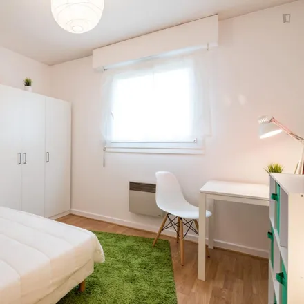 Rent this 4 bed room on Les toits de la Guille in Grande Rue de la Guillotière, 69007 Lyon