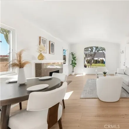 Image 3 - 1988 West 74th Street, Los Angeles, CA 90047, USA - House for sale