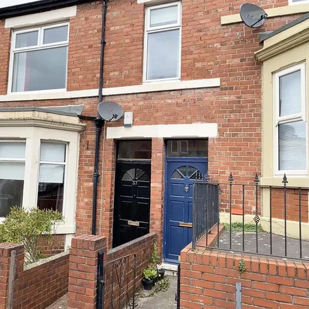 Rent this 2 bed apartment on Dean Street in Gateshead, NE9 5HS