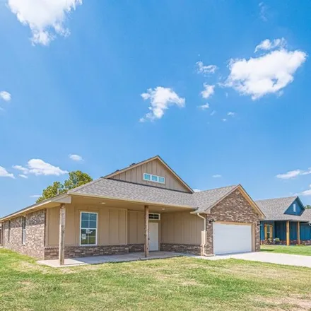 Image 2 - 999 Mill Run, Enid, OK 73703, USA - House for sale