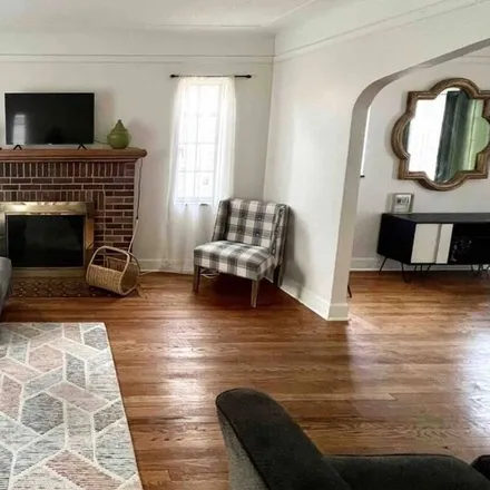 Rent this 3 bed house on Highland Park