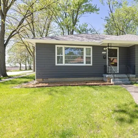 Buy this 3 bed house on 527 West Sterling Street in Kankakee, IL 60901