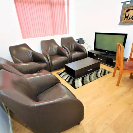 Rent this 4 bed apartment on Wellfield Road in Preston, PR1 8SP