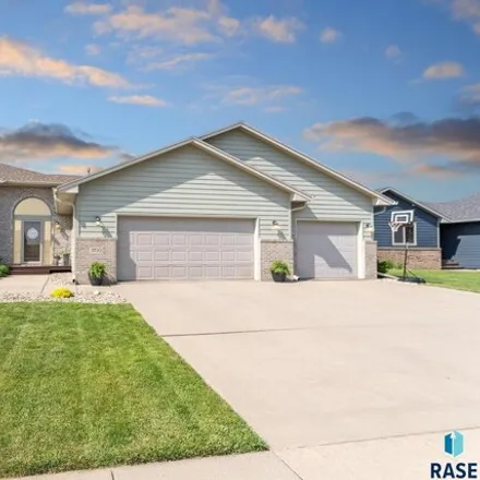 Buy this 4 bed house on 3708 West 89th Street in Sioux Falls, SD 57108