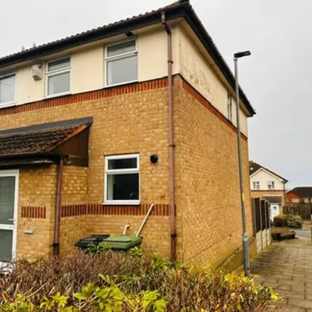 Image 3 - Walsingham Close, Portsmouth, PO6 3RW, United Kingdom - House for sale