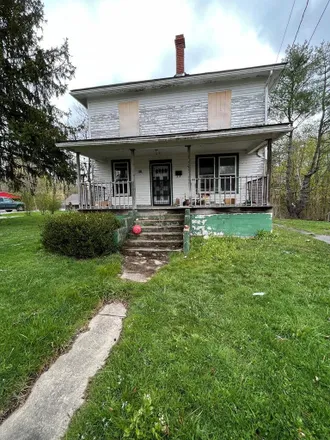 Buy this 4 bed house on 417 South Fayette Street in Beckley, WV 25801