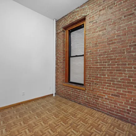 Image 3 - 511 E 83rd St, New York, NY 10028, USA - Apartment for rent
