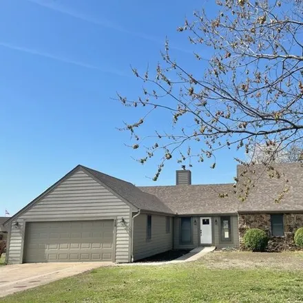 Buy this 3 bed house on 152 Crestview in Parsons, KS 67357