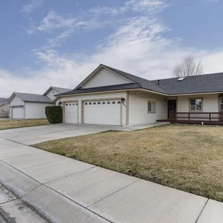 Image 2 - 1445 Marion Russell Drive, Gardnerville, NV 89410, USA - House for sale