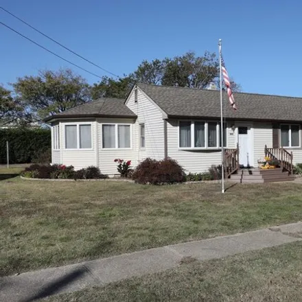 Buy this 3 bed house on 402 Pacific Ave in North Cape May, New Jersey