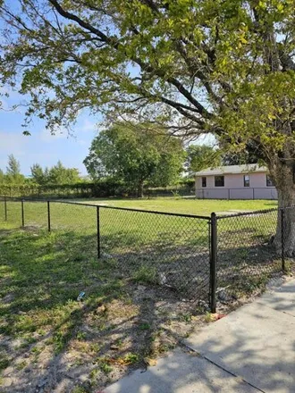 Image 3 - 752 W 10th St, Riviera Beach, Florida, 33404 - House for sale