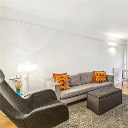 Image 2 - Morgan House, Vauxhall Bridge Road, London, SW1V 2LF, United Kingdom - Apartment for sale