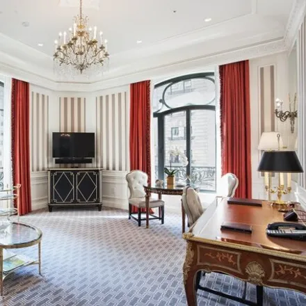 Image 1 - Astor Court, 2 East 55th Street, New York, NY 10022, USA - Condo for sale