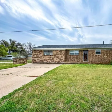 Buy this 2 bed house on 1181 North 16th Street in Haskell, TX 79521