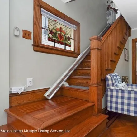 Image 7 - 18 Jones Place, New York, NY 10310, USA - House for sale