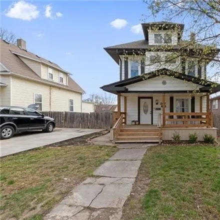 Buy this 3 bed house on 213 North 15th Street in Kansas City, KS 66102