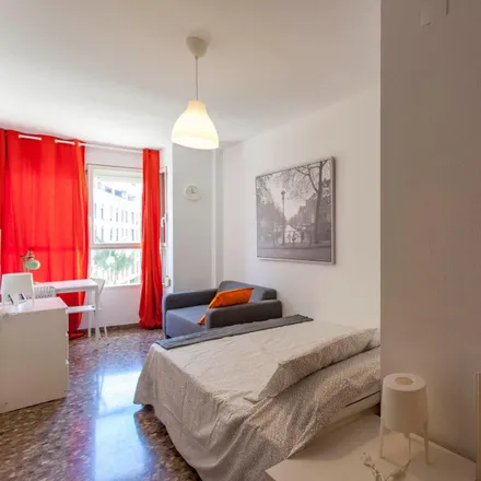 Rent this 5 bed room on Carrer de José Melià Sinisterra in 5, 46023 Valencia