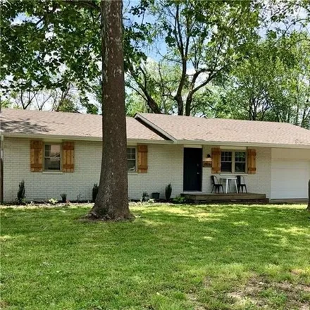 Rent this 3 bed house on 2376 9th Street Southeast in Bentonville, AR 72712