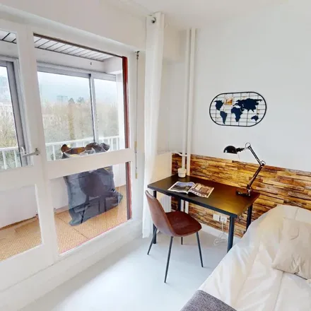 Rent this 4 bed apartment on Liberté in Allée Georges Pernoud, 92000 Nanterre