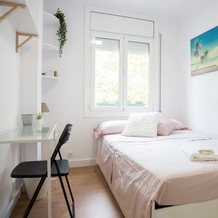 Rent this 4 bed room on Carrer de la Constitució in 91, 08014 Barcelona