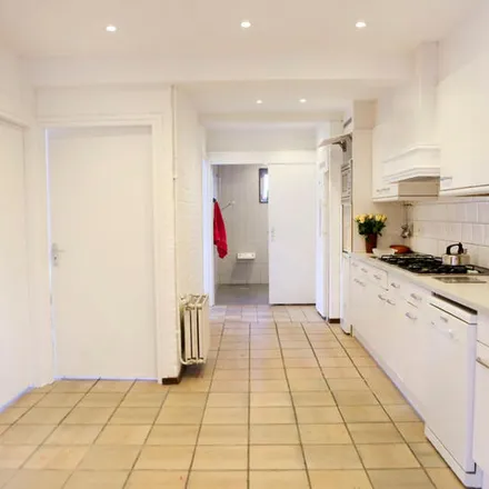 Rent this 8 bed apartment on Havenstraat 7E in 6211 GJ Maastricht, Netherlands