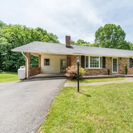 Buy this 3 bed house on 237 Arrowhead Road in Amherst County, VA 24572