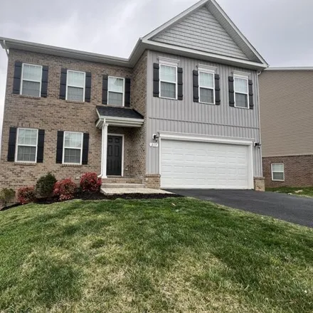 Rent this 4 bed house on Edgemere Drive in Salem, VA 24155