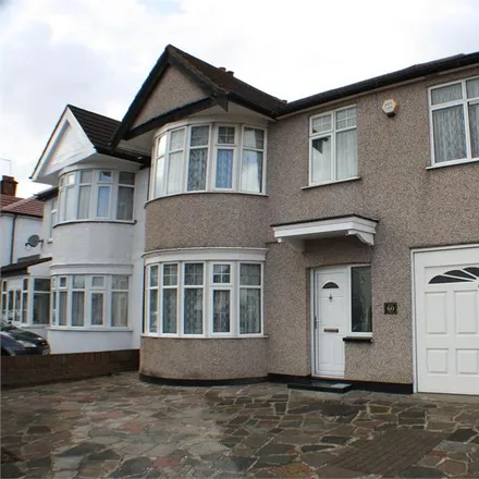 Rent this 5 bed duplex on Kingshill Drive in London, HA3 8TE