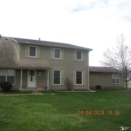 Buy this 3 bed townhouse on 20048 Village Green Court in Brownstown Charter Township, MI 48183