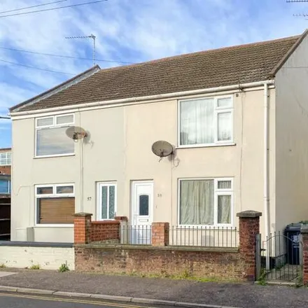 Buy this 3 bed duplex on Englands Lane in Gorleston-on-Sea, NR31 6BE
