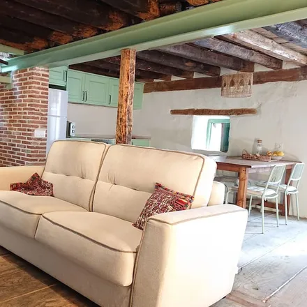 Rent this 3 bed townhouse on Casavieja in Castile and León, Spain