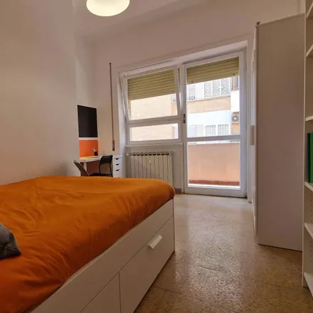 Image 2 - Lungotevere di Pietra Papa, 00146 Rome RM, Italy - Room for rent
