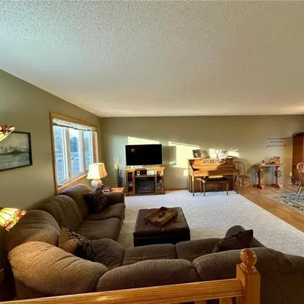 Image 2 - 387 9th Street East, Hector, Renville County, MN 55342, USA - House for sale