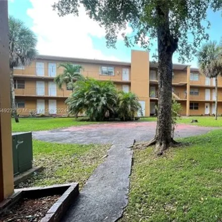 Buy this 1 bed condo on 1280 West 54th Street in Hialeah, FL 33012