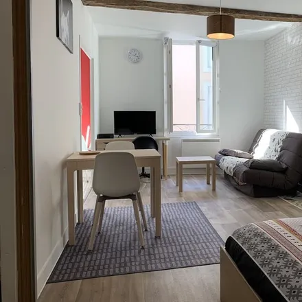 Rent this 1 bed apartment on 24000 Périgueux