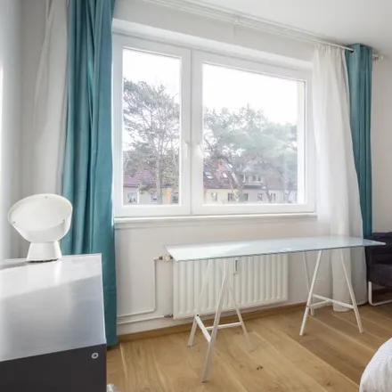 Rent this 4 bed room on Neltestraße 35 in 12489 Berlin, Germany